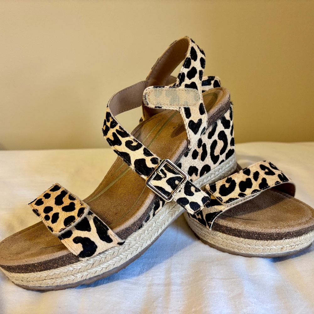 Aetrex wedge sandals